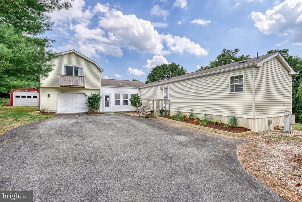 Photo of 13859 Ebaugh Road, STEWARTSTOWN, PA 17363 (MLS # PAYK2087208)