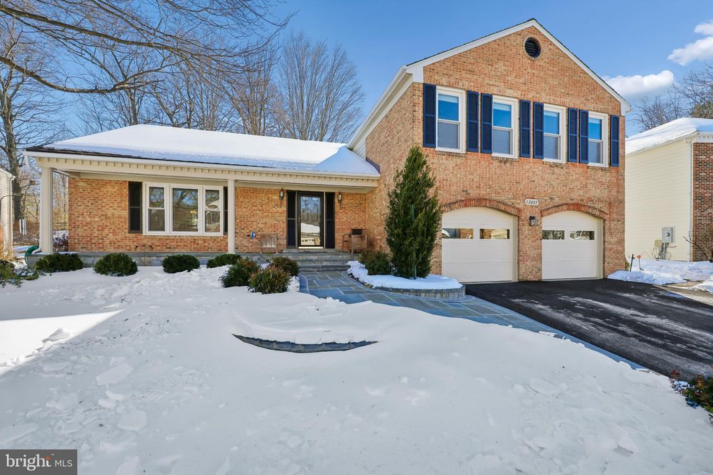 Photo of 13647 Spinning Wheel Drive, GERMANTOWN, MD 20874 (MLS # MDMC2215658)