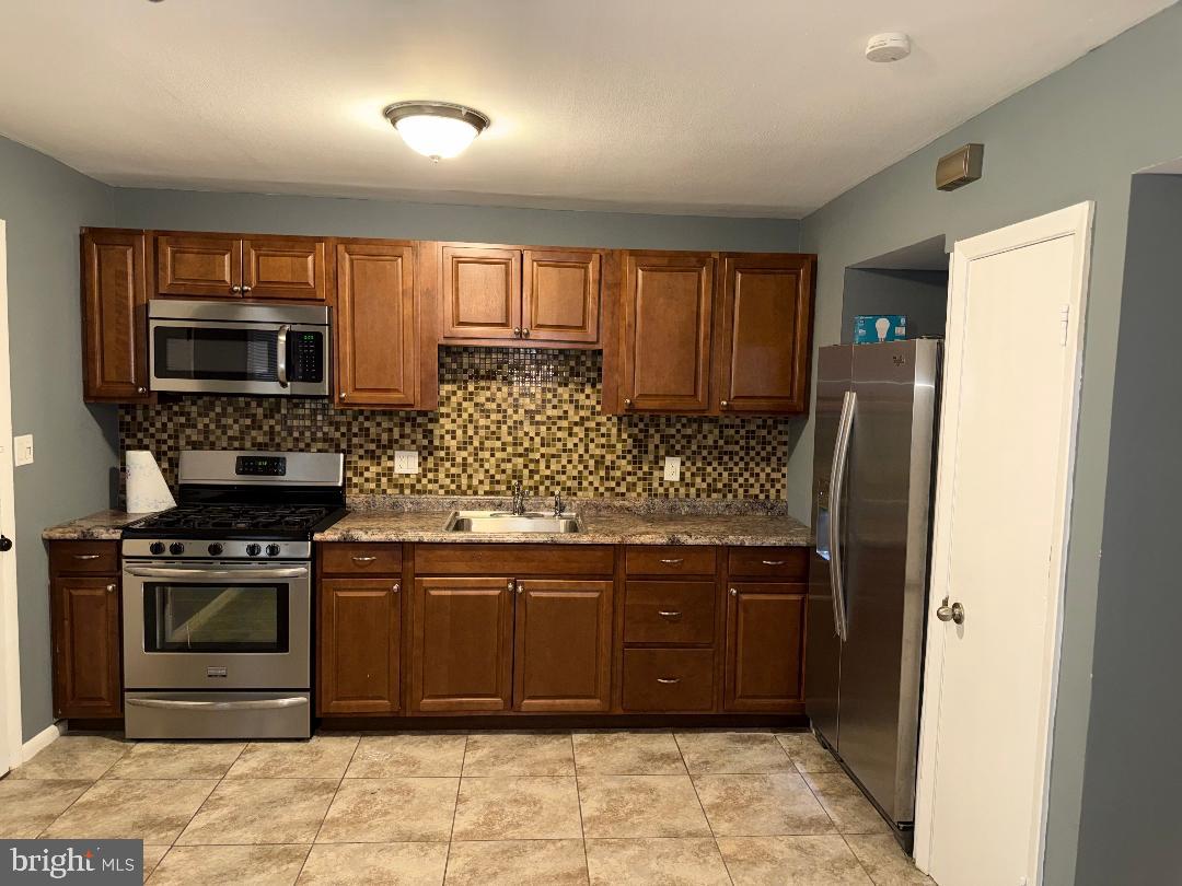 BEECHFIELD - Residential Lease