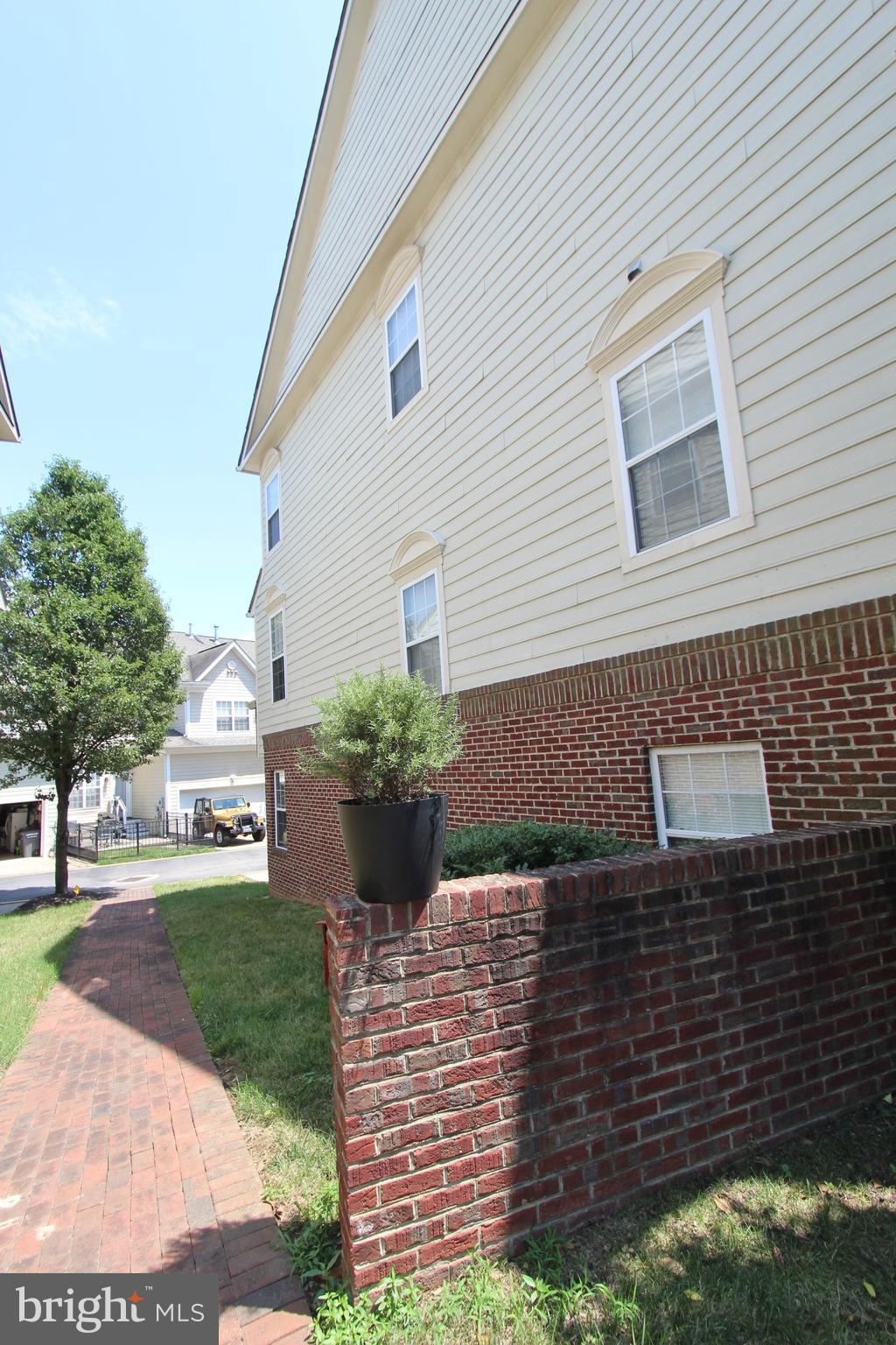 BELMONT BAY - Residential Lease