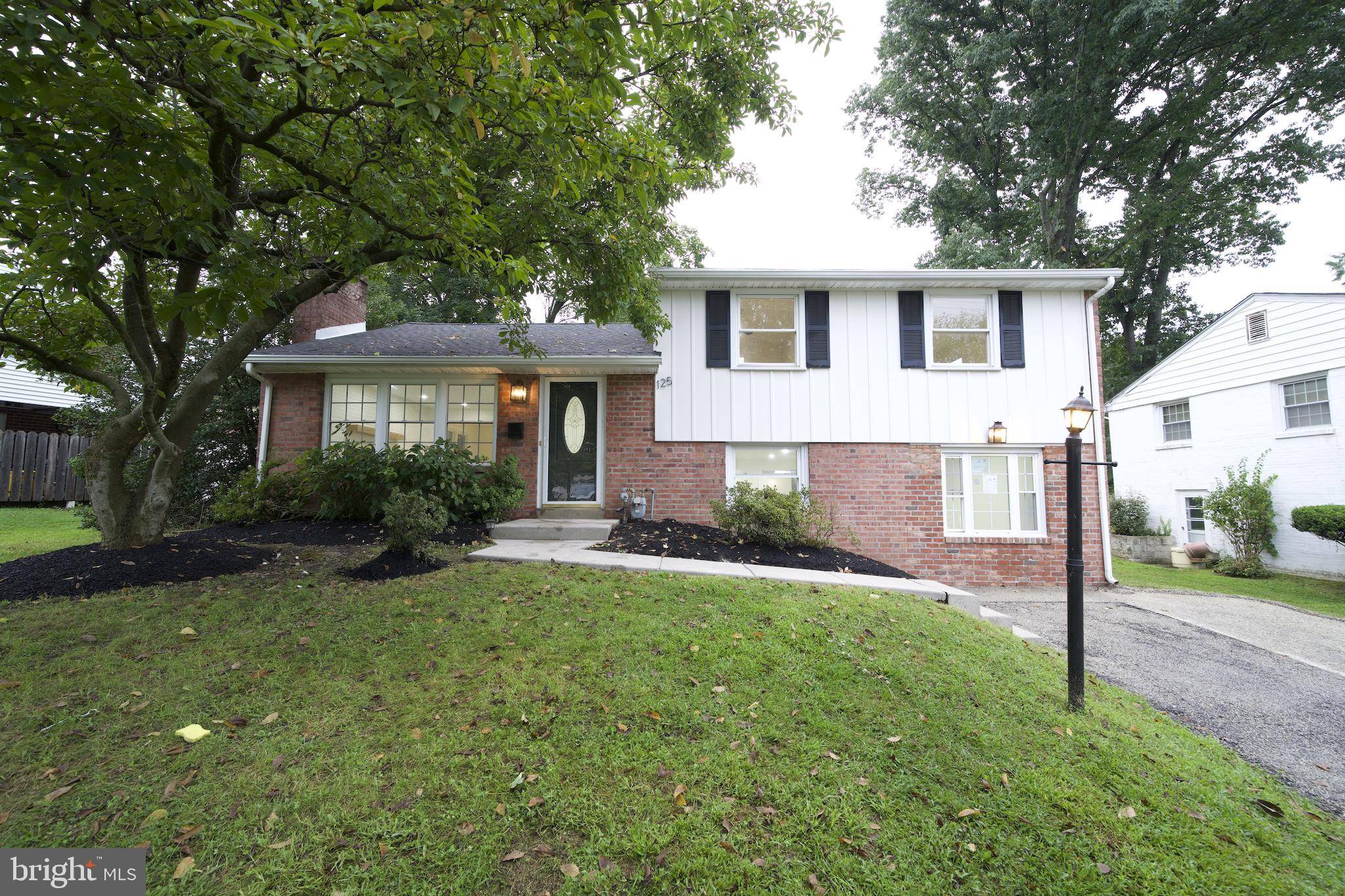 125 W THOMPSON AVENUE