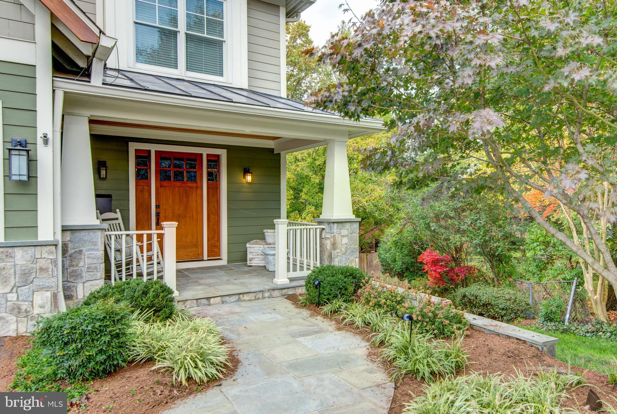 COUNTRY CLUB MANOR - Residential