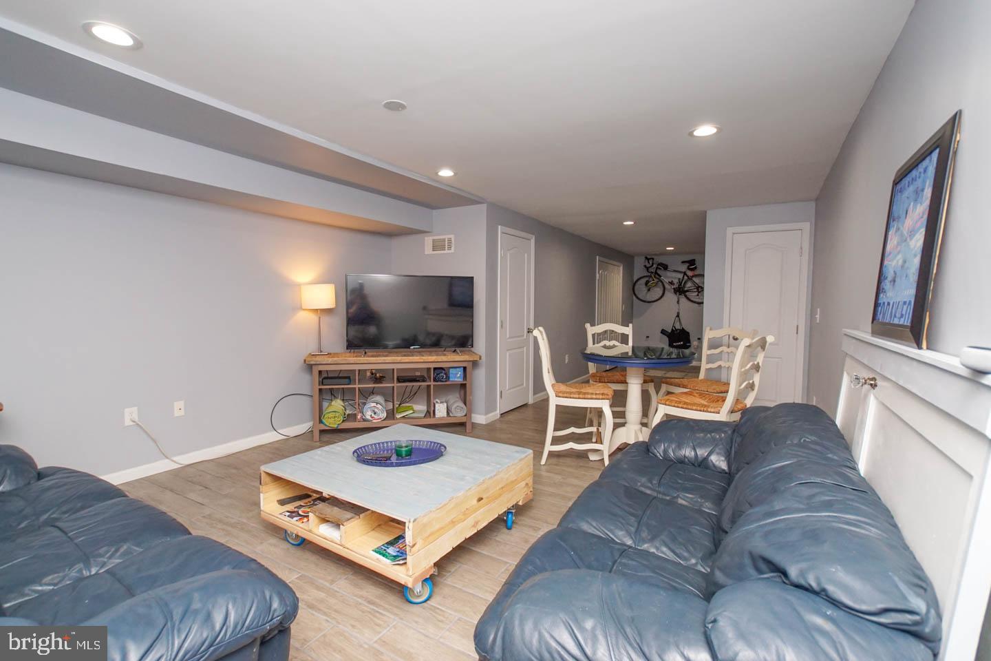 PORT RICHMOND - Residential