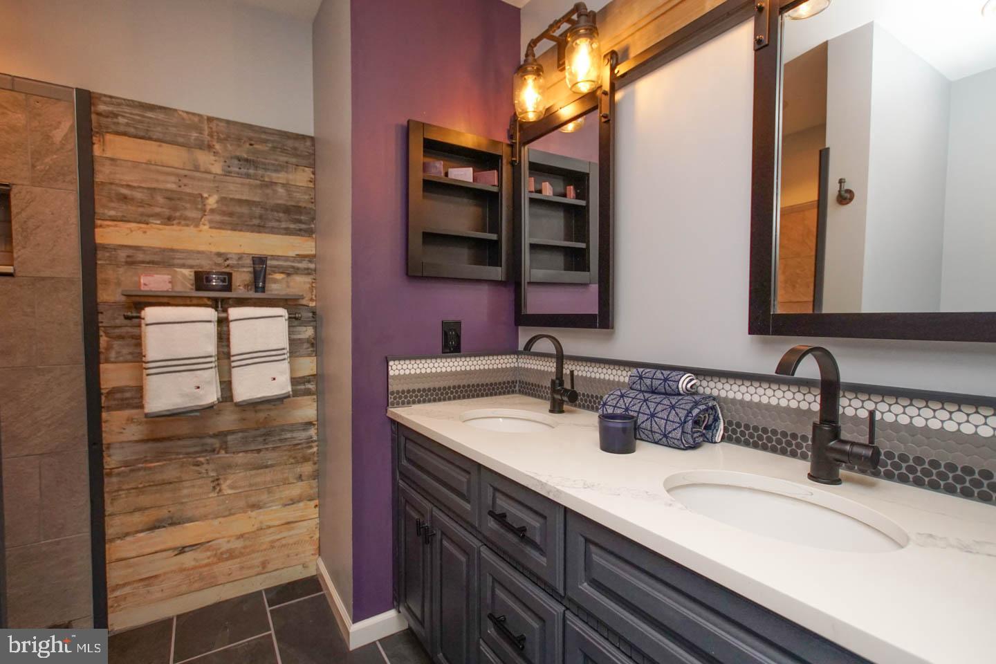 PORT RICHMOND - Residential