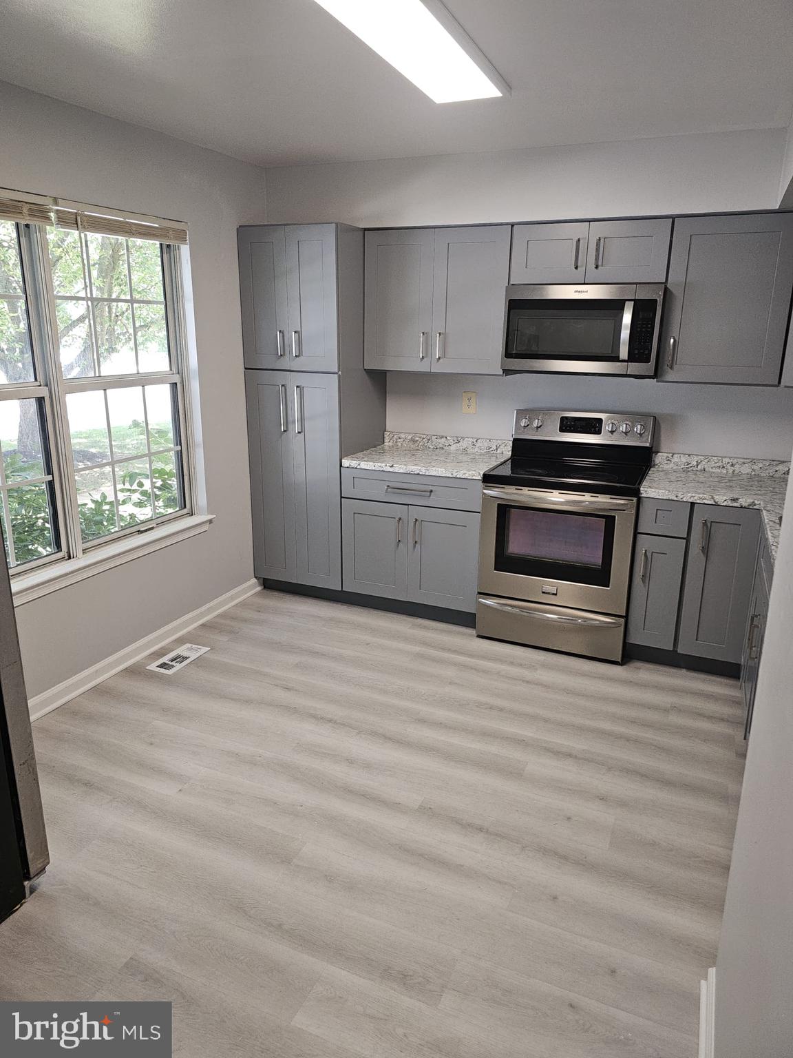 3312 MIDLAND COURT