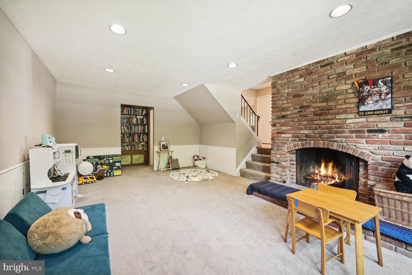 FOX HILLS WEST - Residential Lease