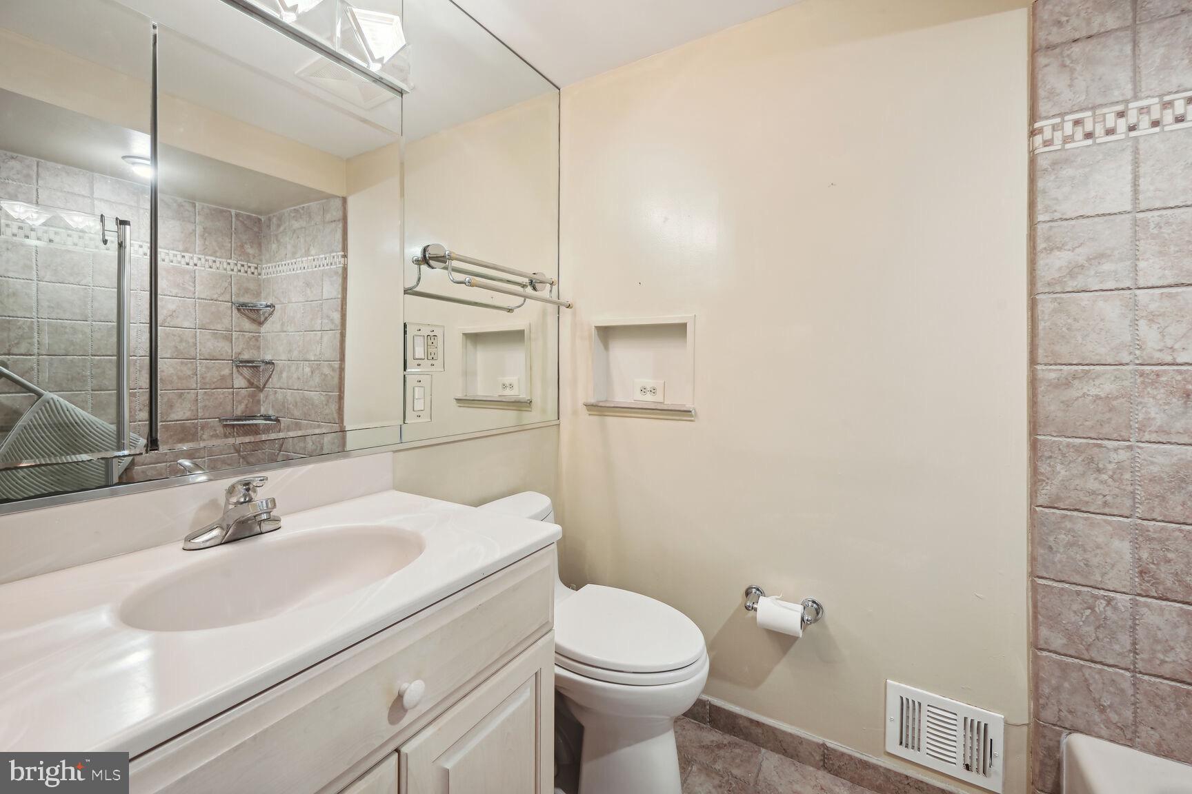 FOX HILLS WEST - Residential Lease