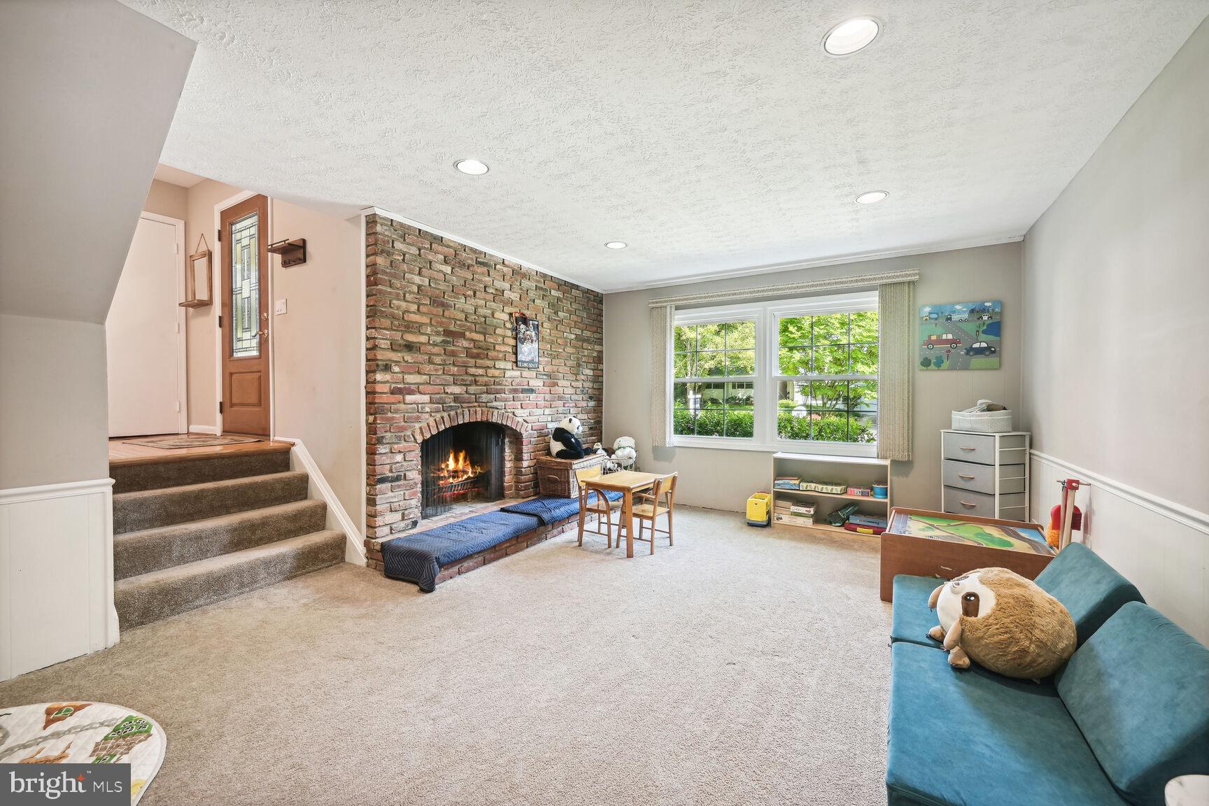 FOX HILLS WEST - Residential Lease