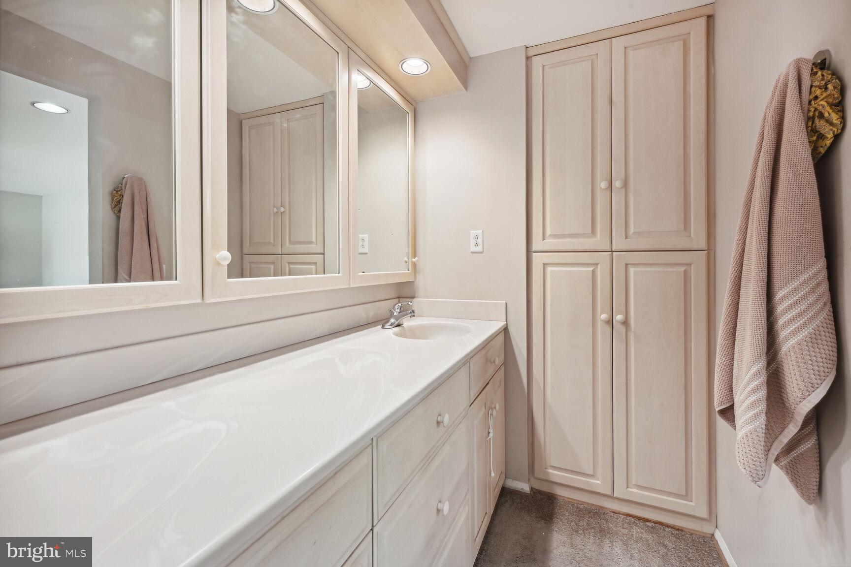 FOX HILLS WEST - Residential Lease