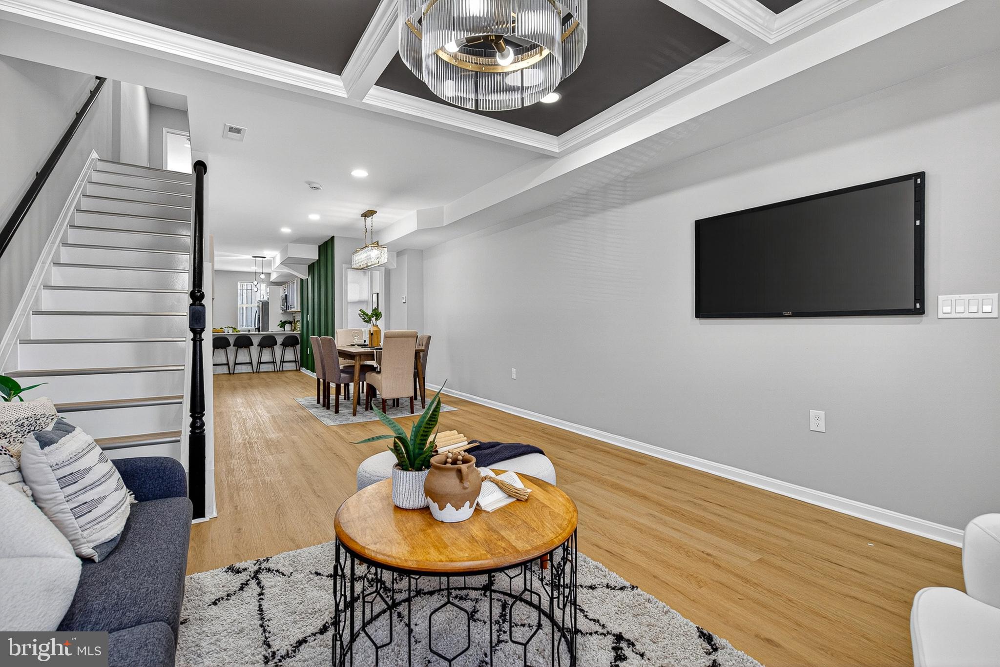 BROADWAY EAST - Residential