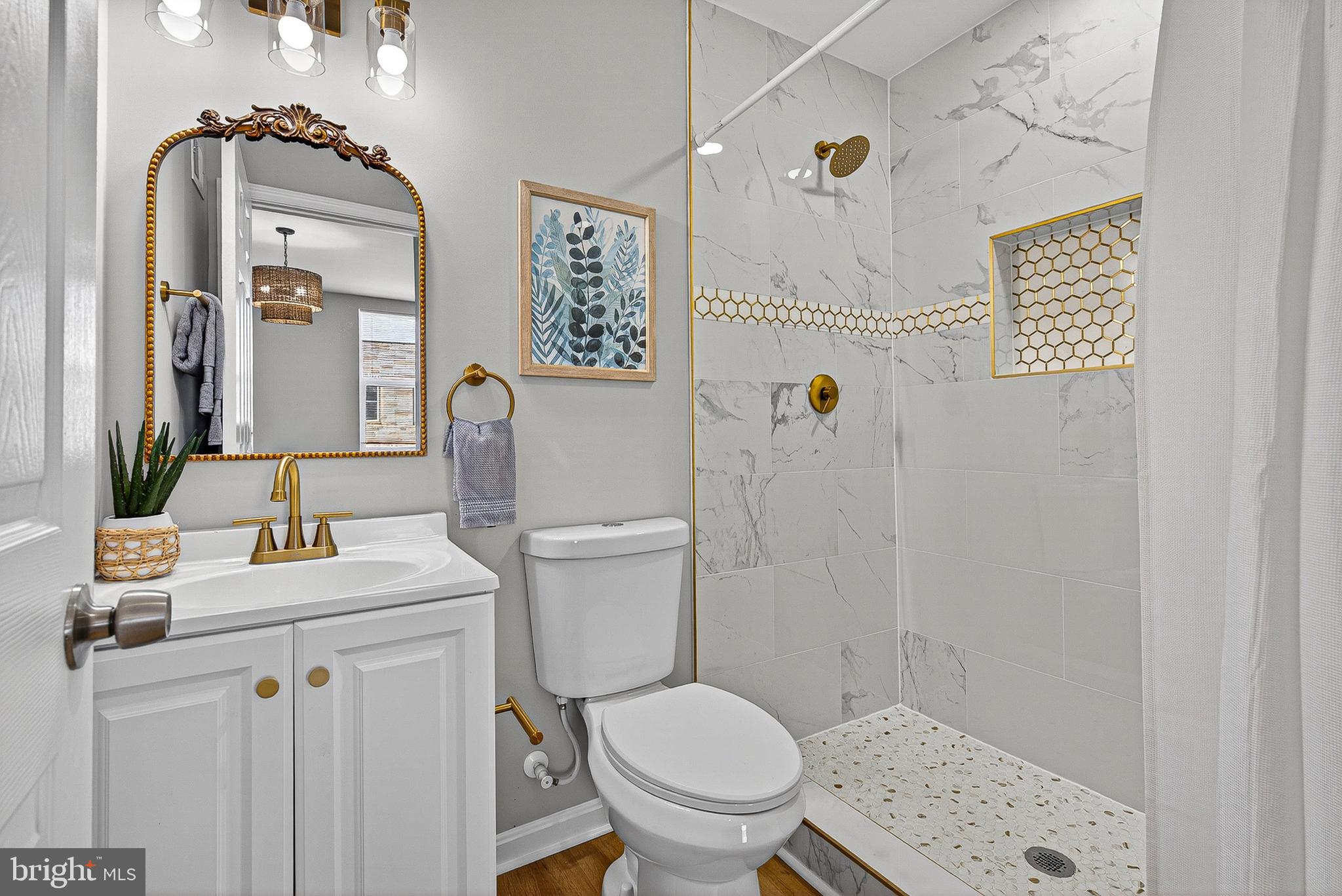 BROADWAY EAST - Residential