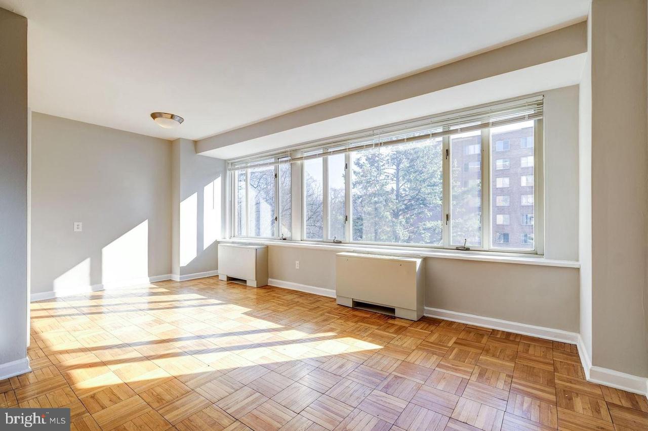 4301 MASSACHUSETTS AVENUE NW 3011