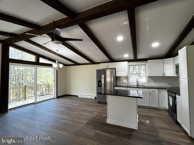 1187 CARRIAGE LANE