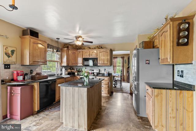 CEDAR HOLLOW FARMS - Residential