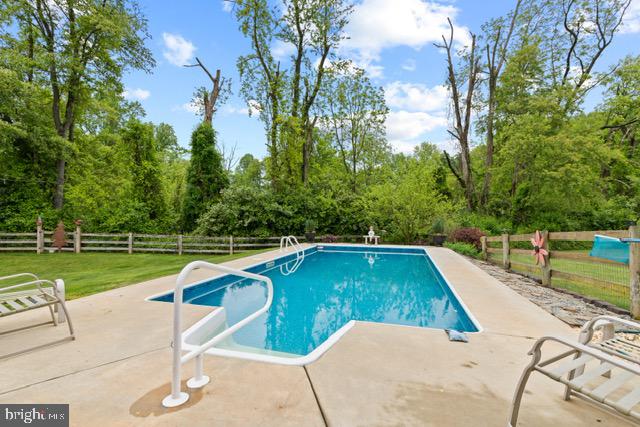 CEDAR HOLLOW FARMS - Residential