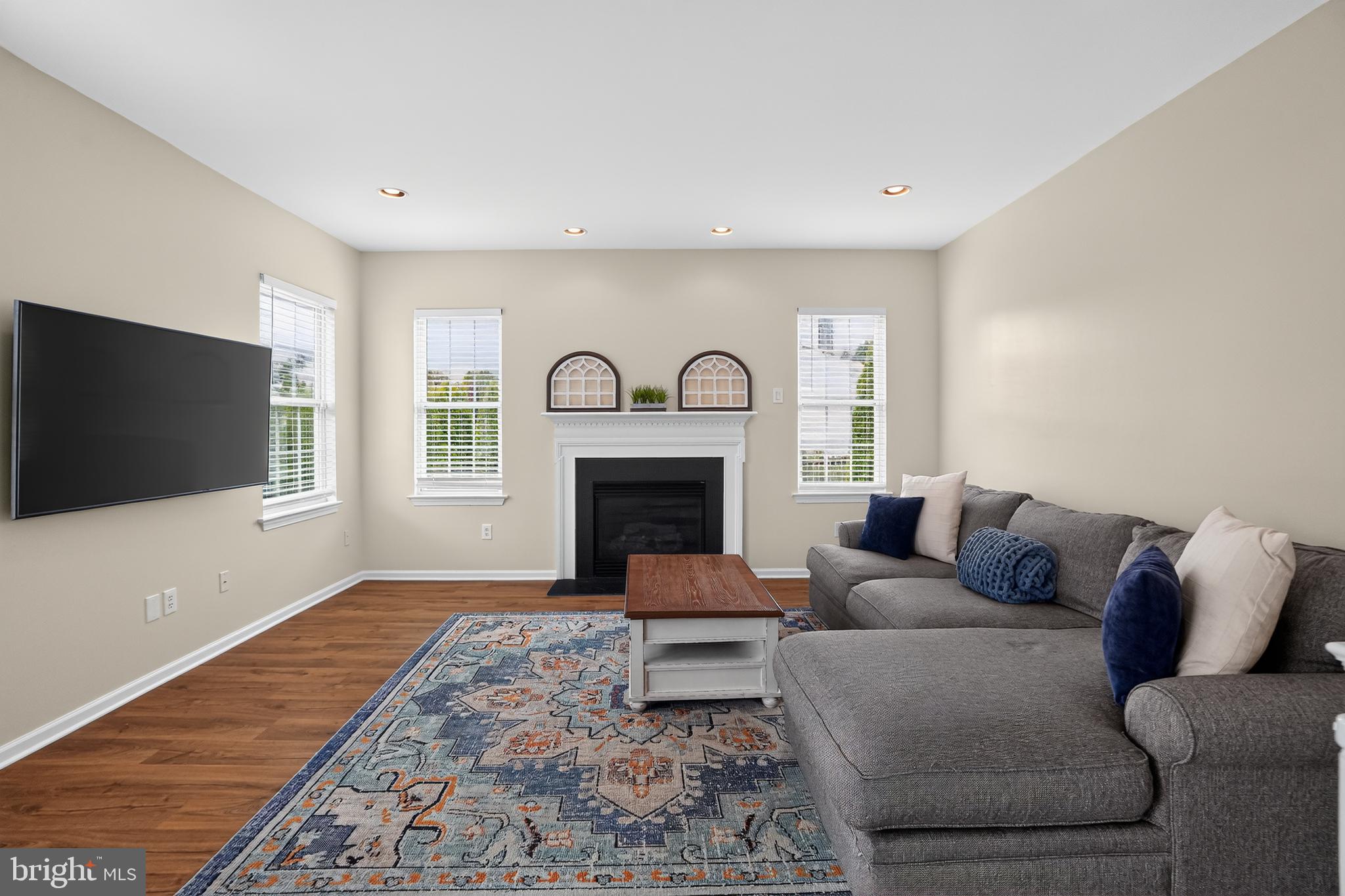101 S KEYSTONE WAY 78