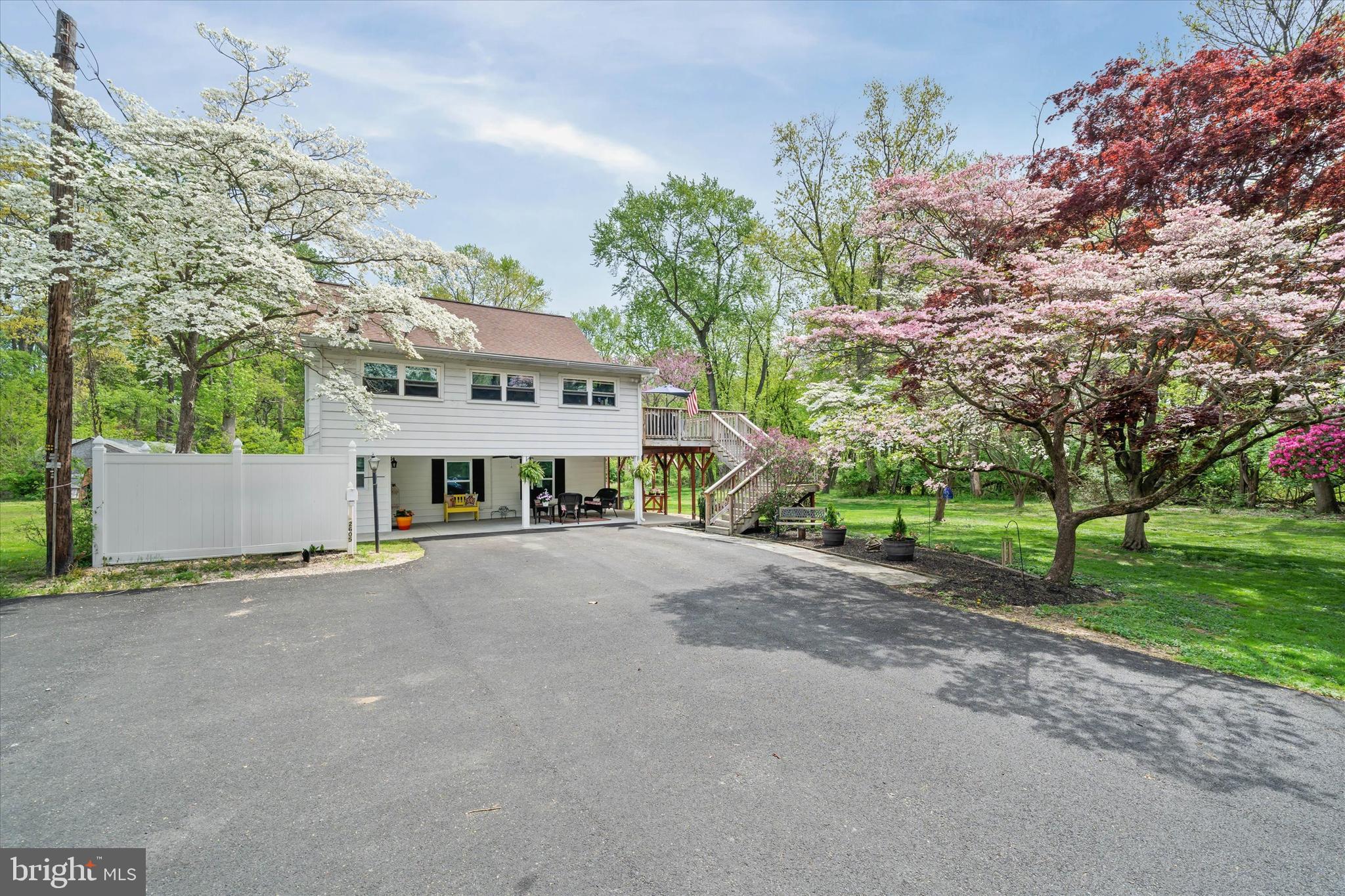 WHITE VILLAGE - Residential