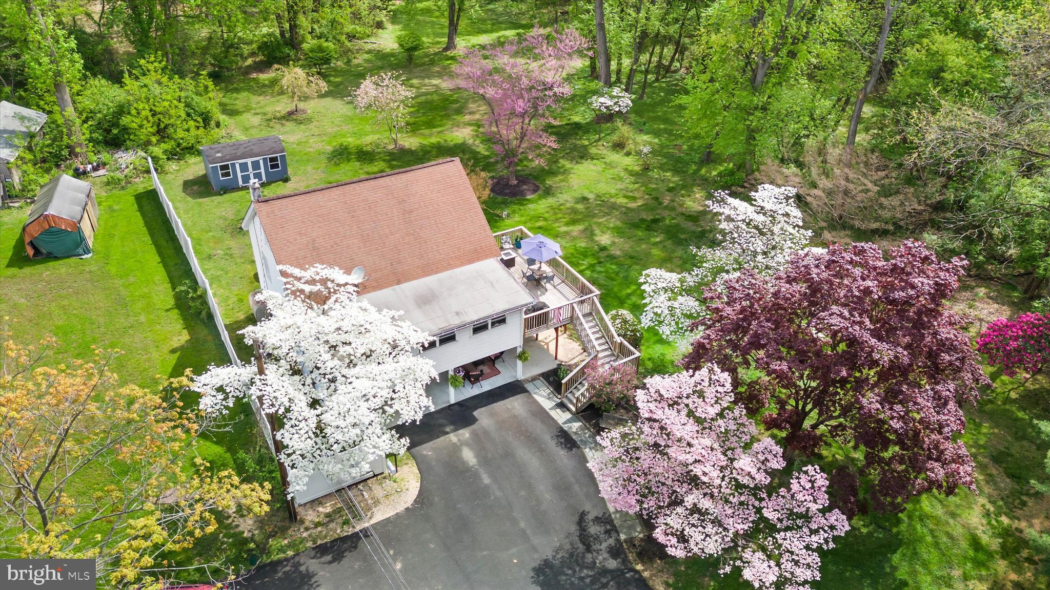 WHITE VILLAGE - Residential