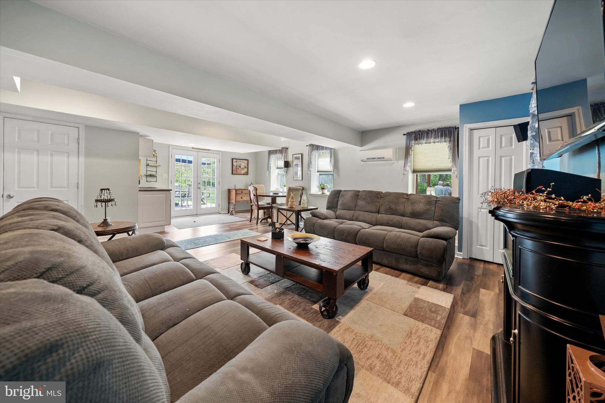 WHITE VILLAGE - Residential