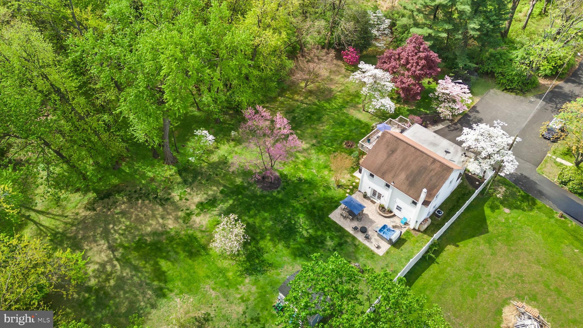 WHITE VILLAGE - Residential