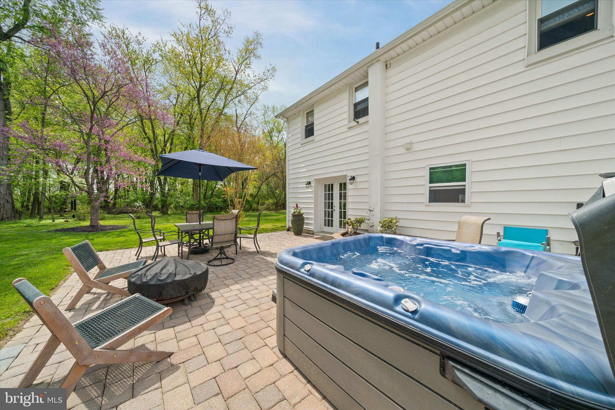 WHITE VILLAGE - Residential