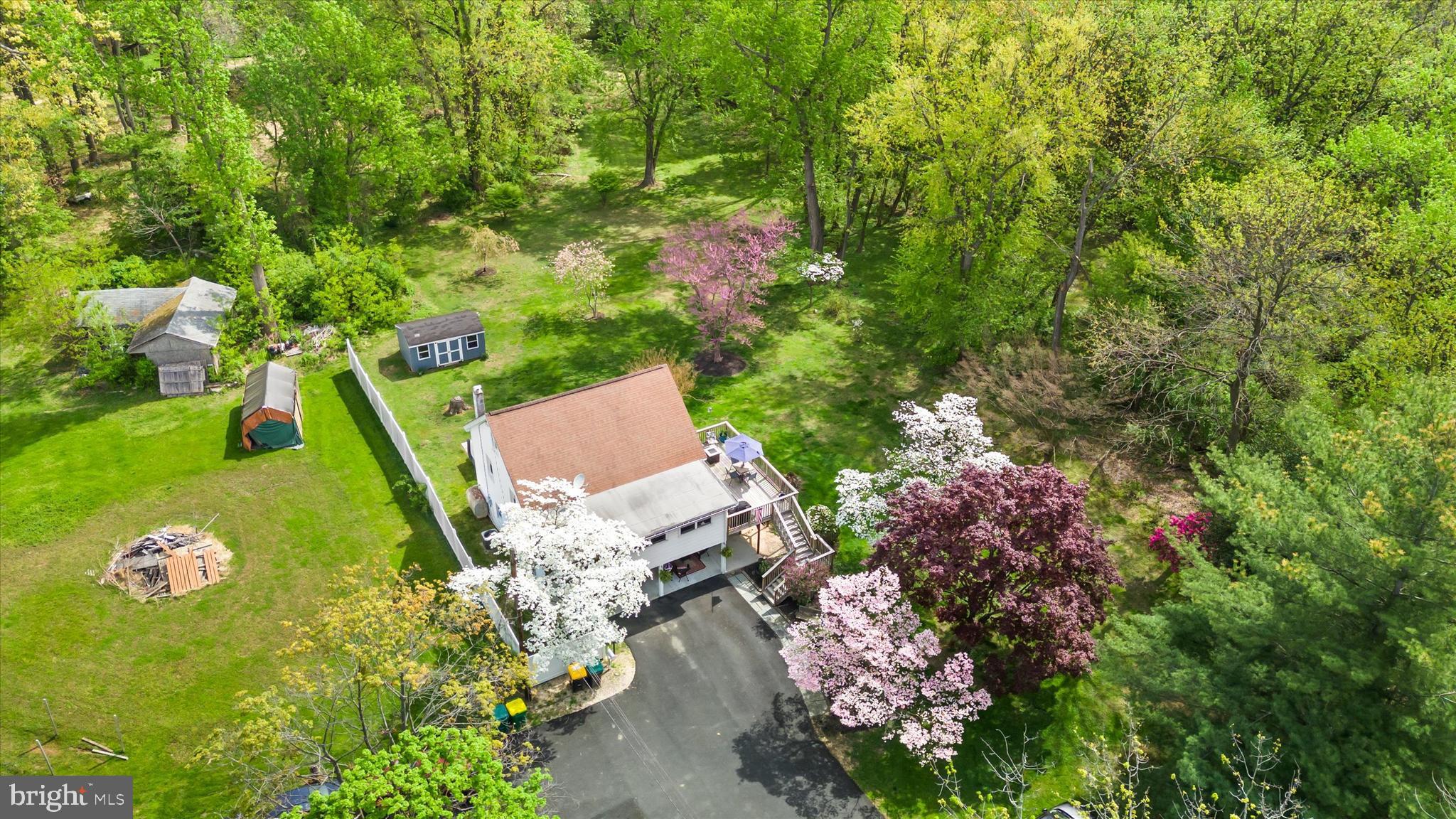 WHITE VILLAGE - Residential