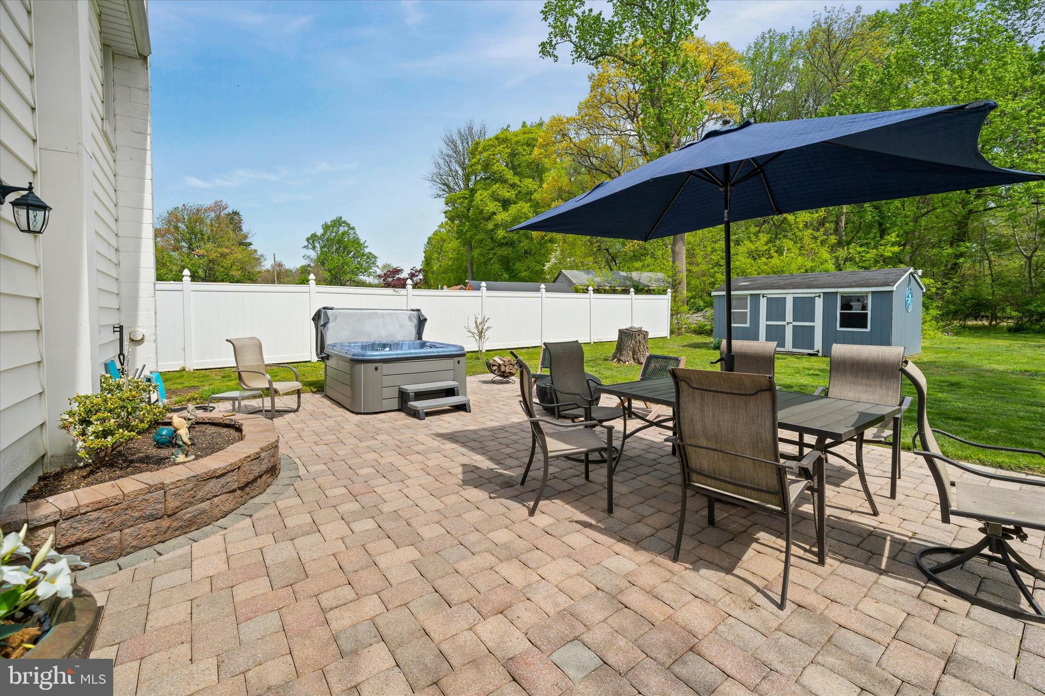 WHITE VILLAGE - Residential