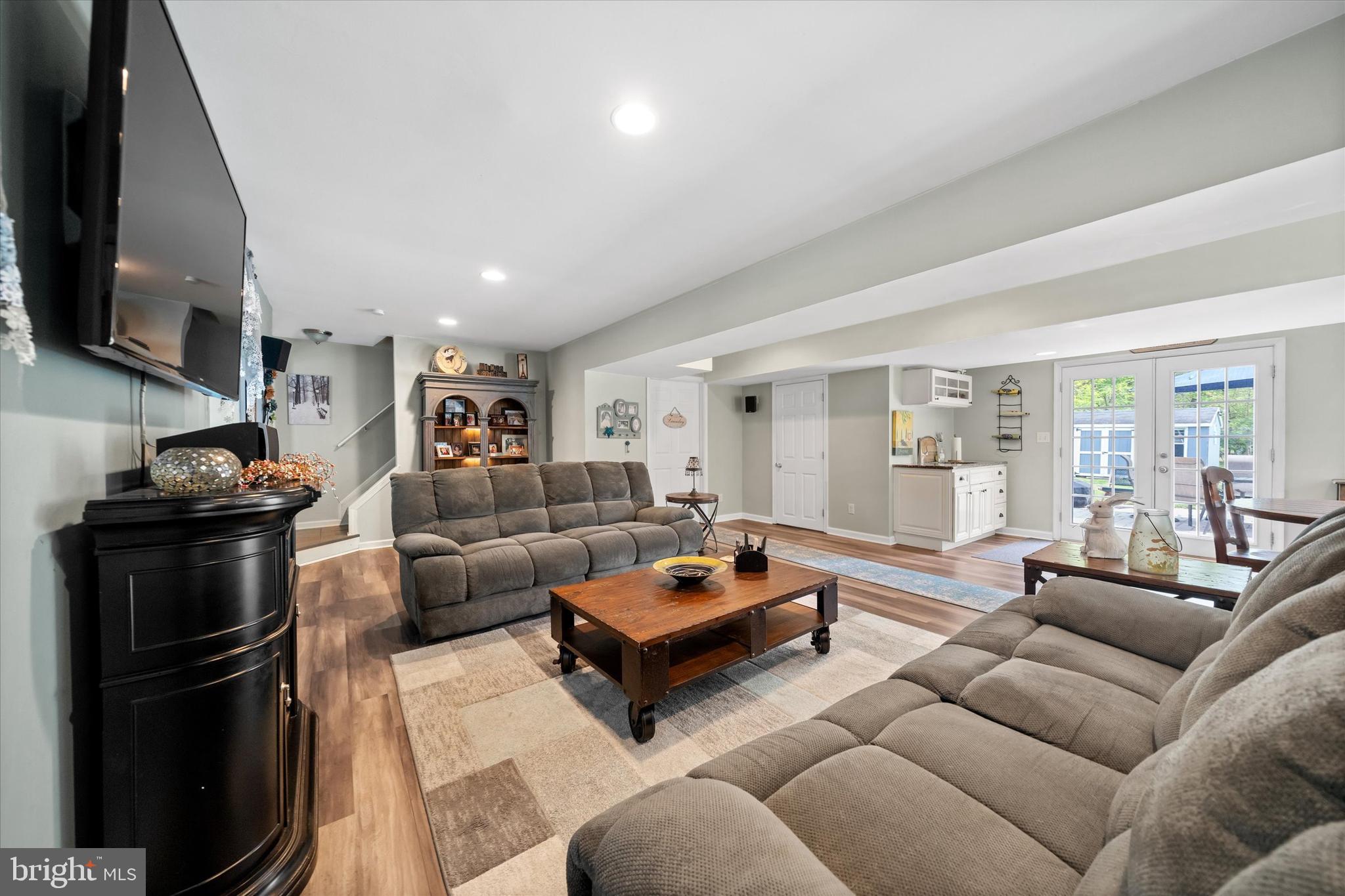 WHITE VILLAGE - Residential