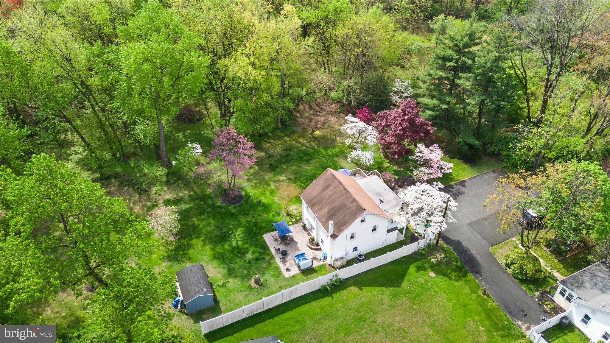 WHITE VILLAGE - Residential