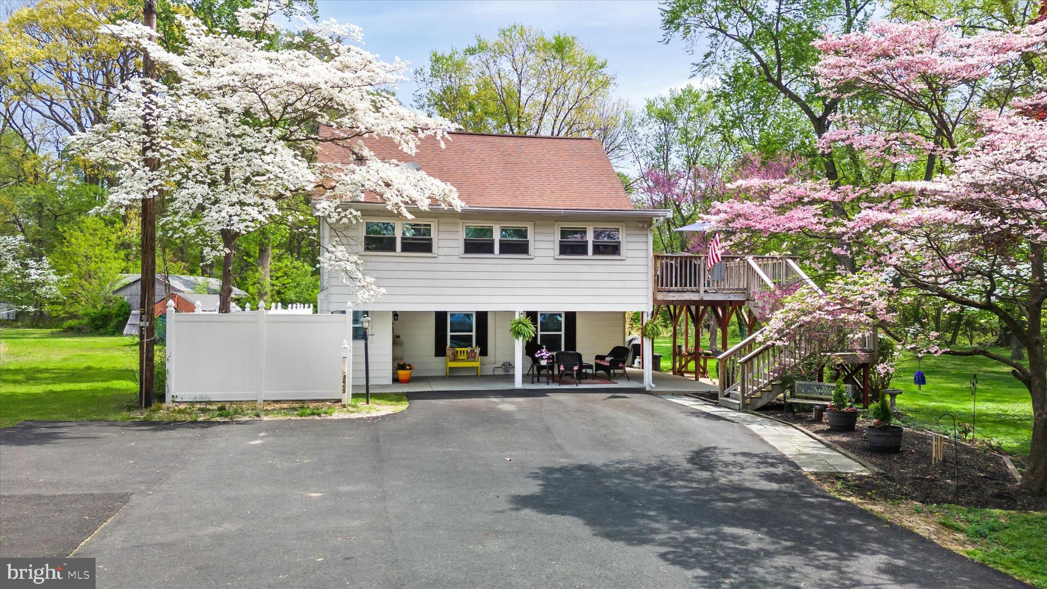 WHITE VILLAGE - Residential