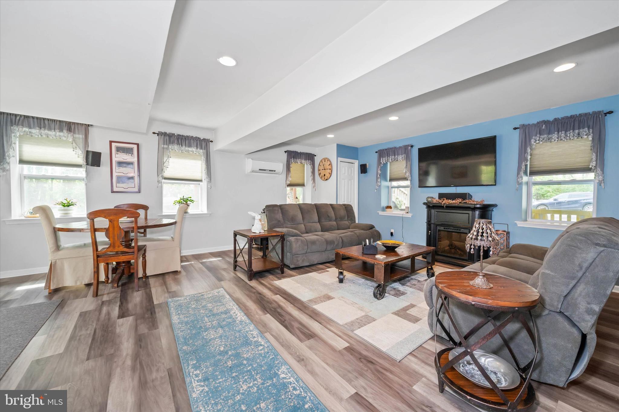 WHITE VILLAGE - Residential