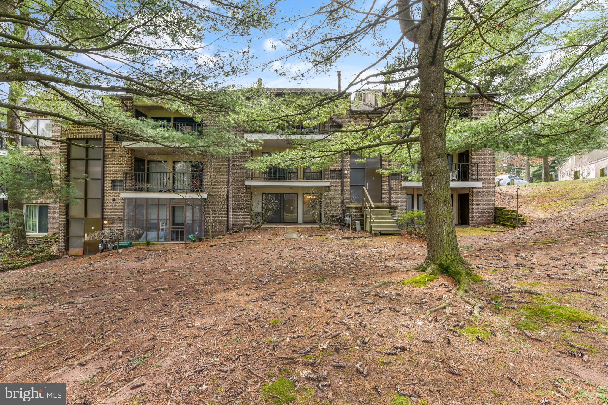 FLYING HILLS - Residential