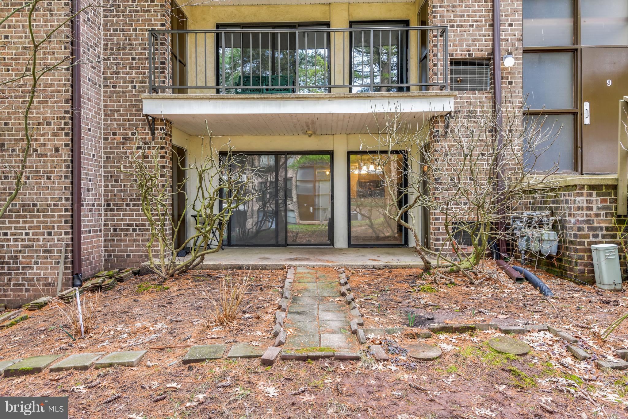 FLYING HILLS - Residential