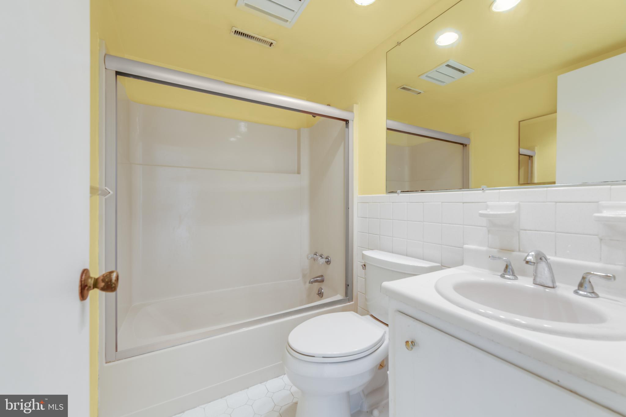 FLYING HILLS - Residential