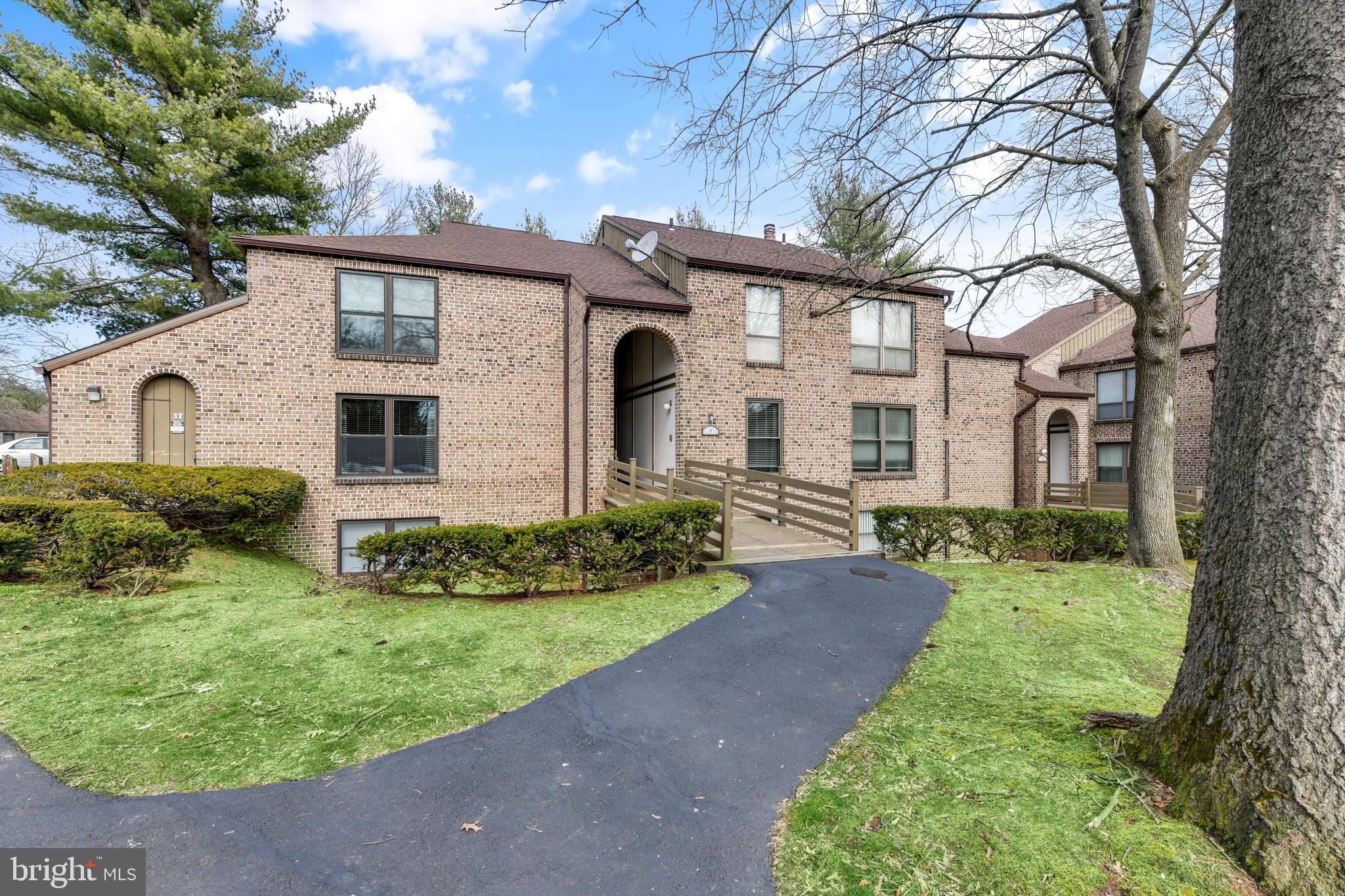 FLYING HILLS - Residential