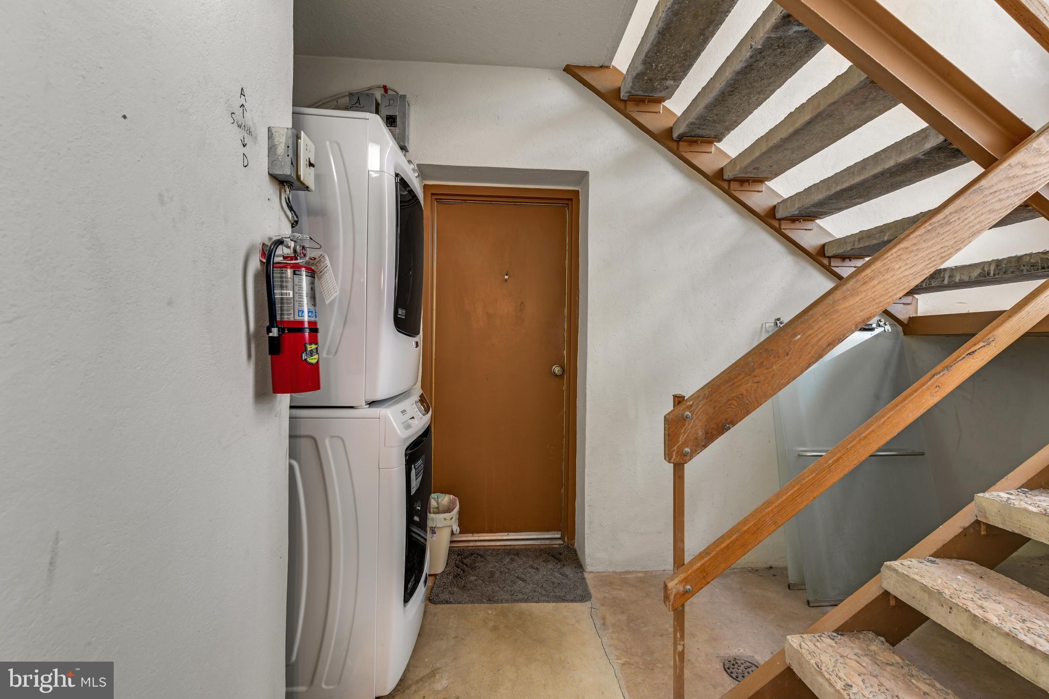 FLYING HILLS - Residential