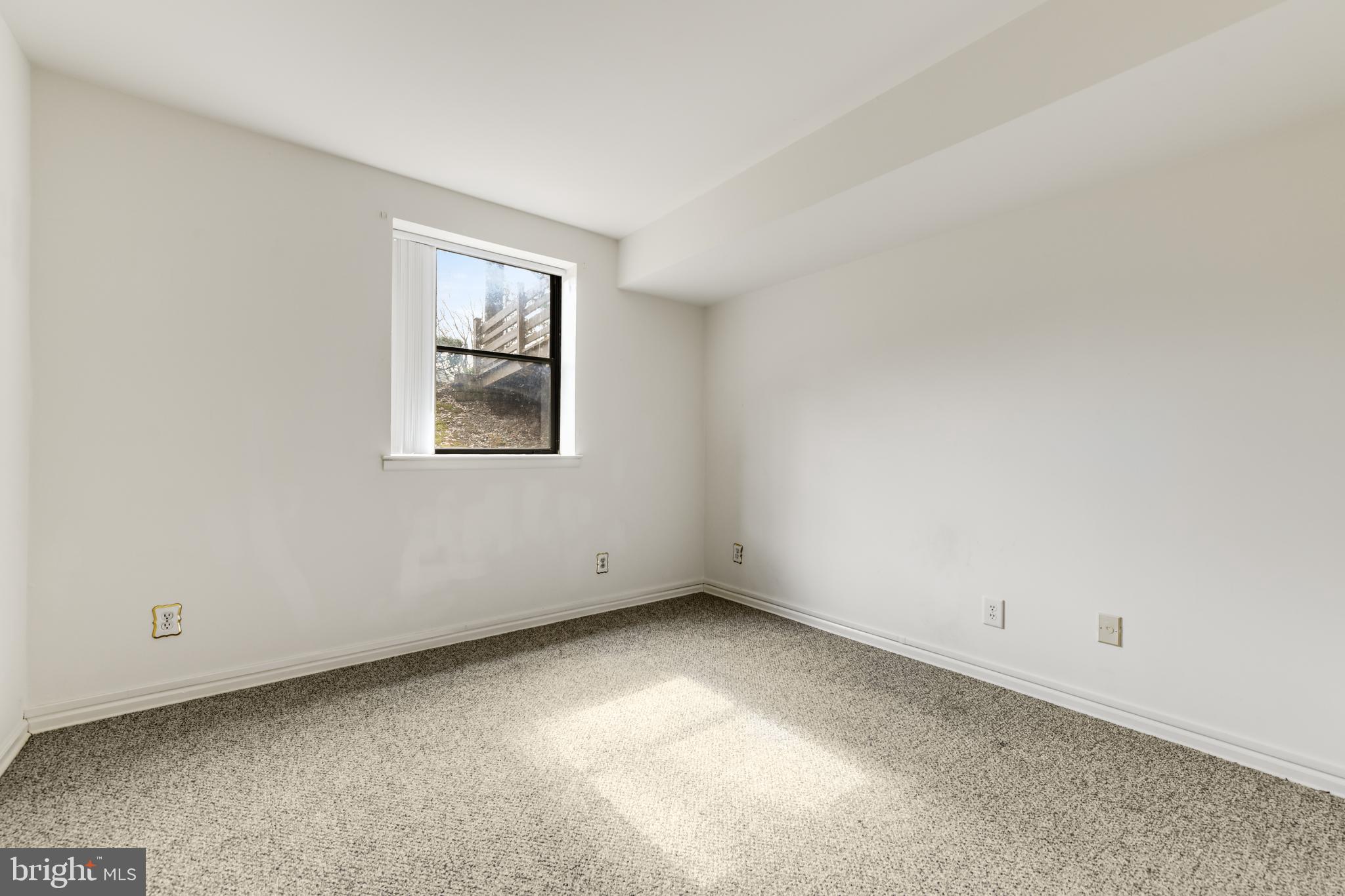 FLYING HILLS - Residential