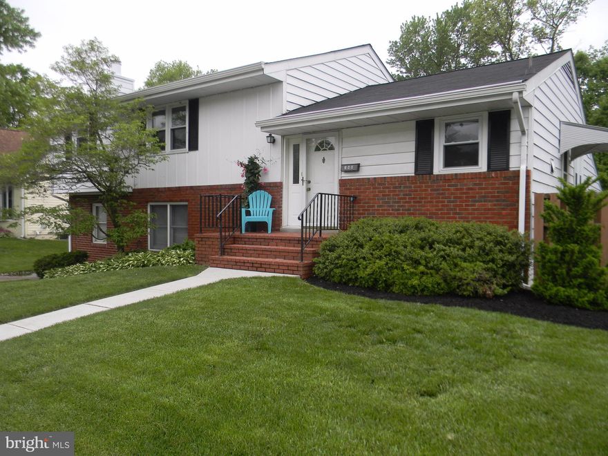 Just Reduced!  This Orchard Hill home that backs to the park! The big stuff is done! This home has new windows, a new roof, new HVAC & a new water heater!  Hardwood Floors!.  LG spacious screened in porch for those summer barbecues. Tranquil flat backyard with mature trees & shed. This home has tons of usable storage. Convenient to the beltway, stores &shops. Motivated Seller. Virtually Staged!