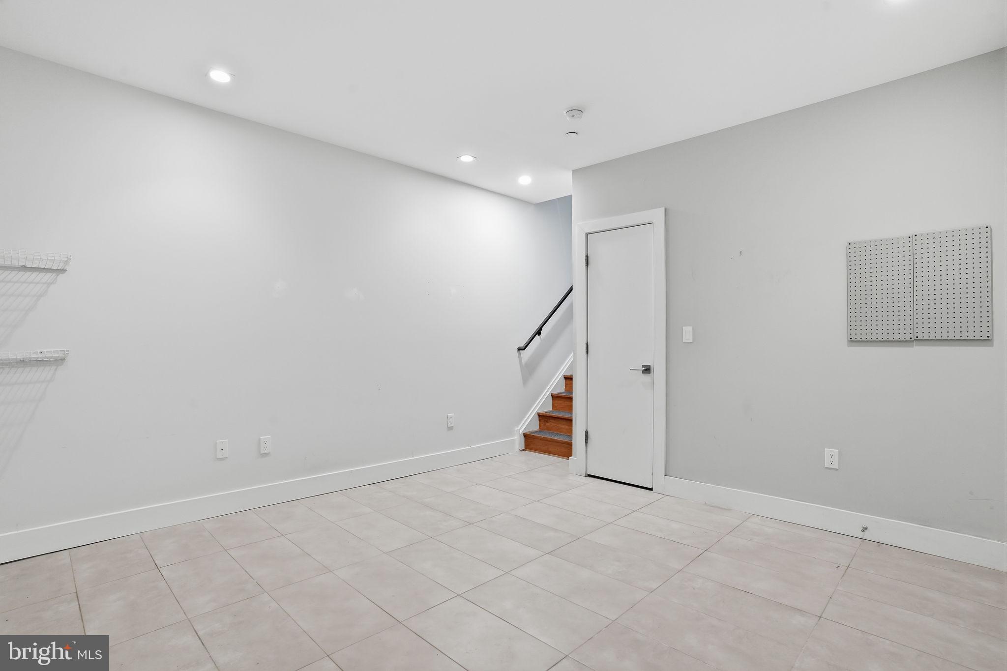 FAIRMOUNT - Residential