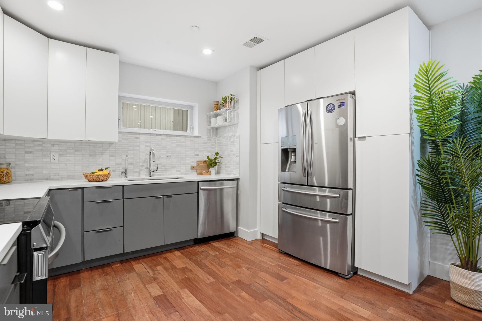 FAIRMOUNT - Residential