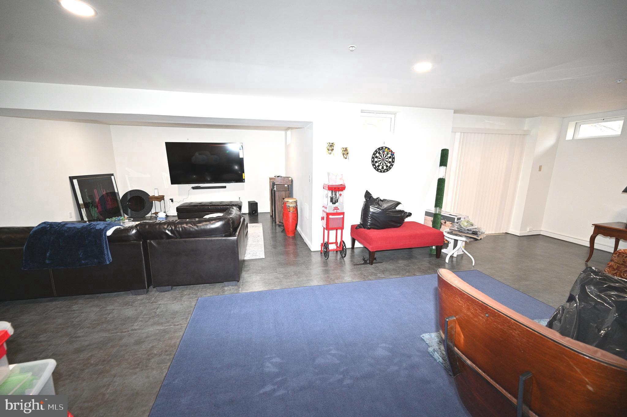 EARNSHAW ESTATES - Residential