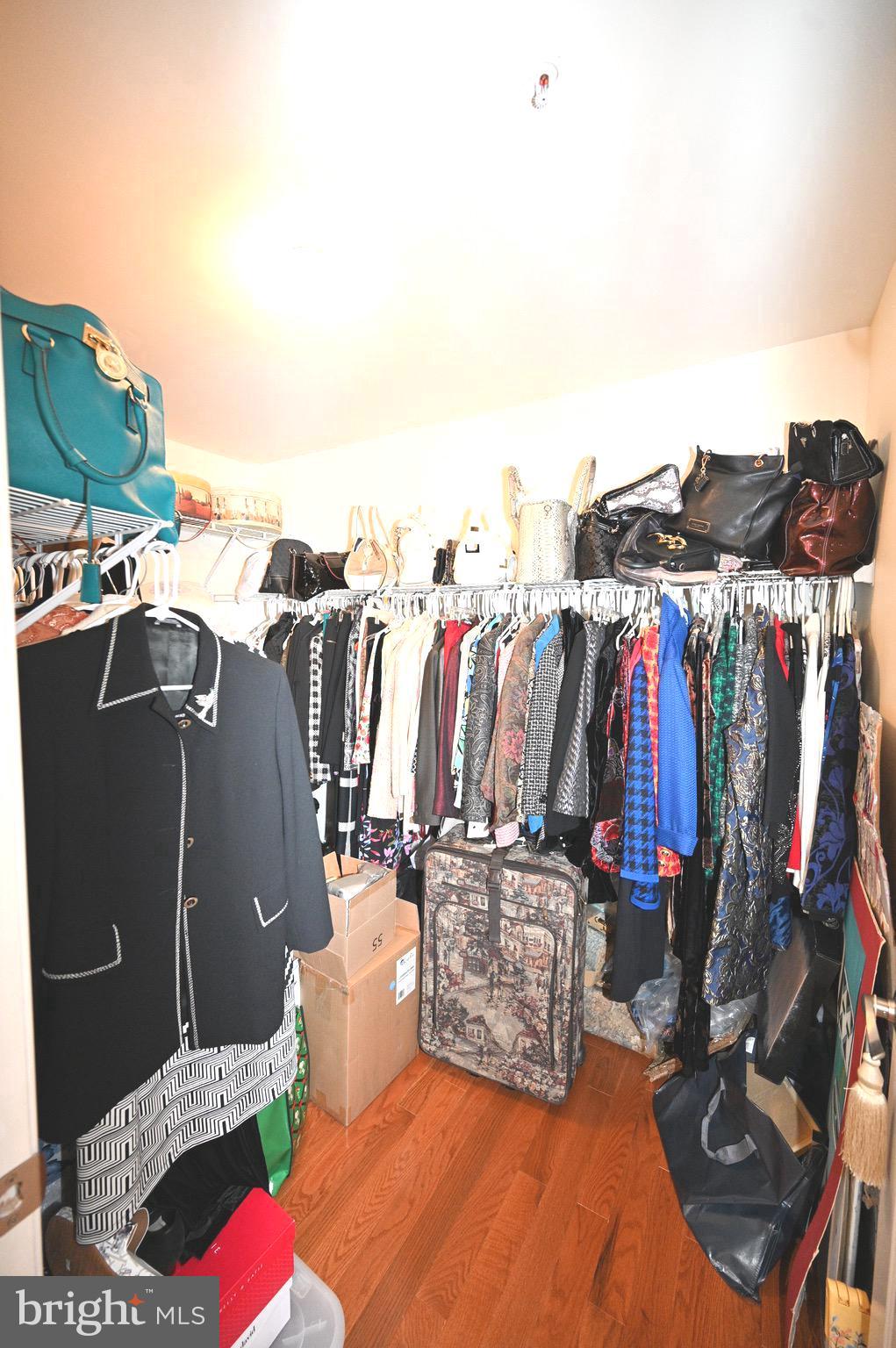 EARNSHAW ESTATES - Residential