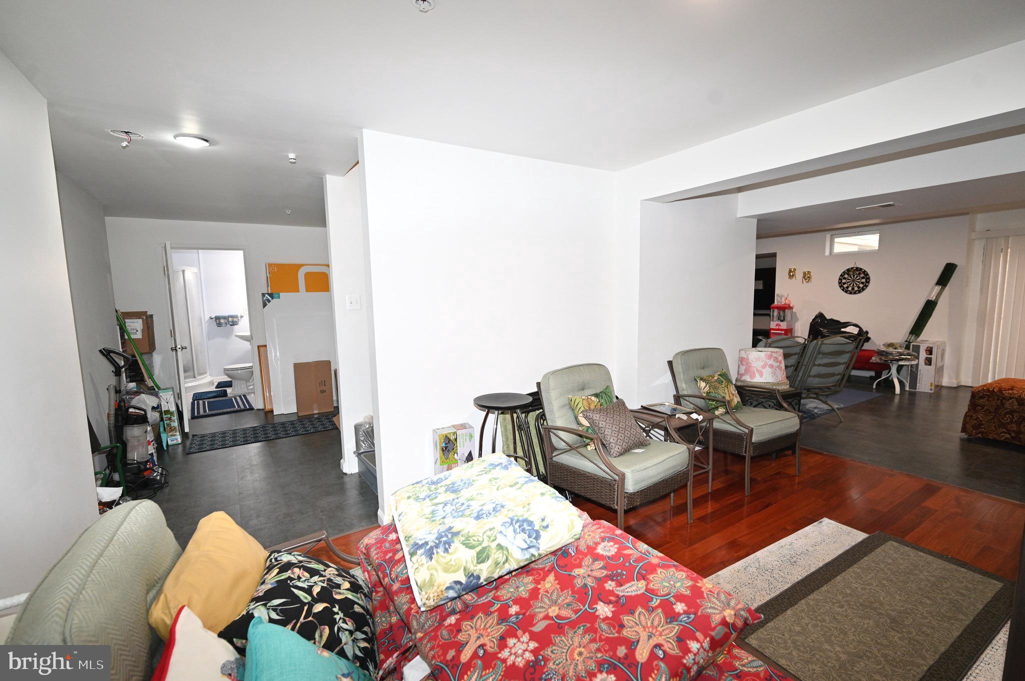 EARNSHAW ESTATES - Residential