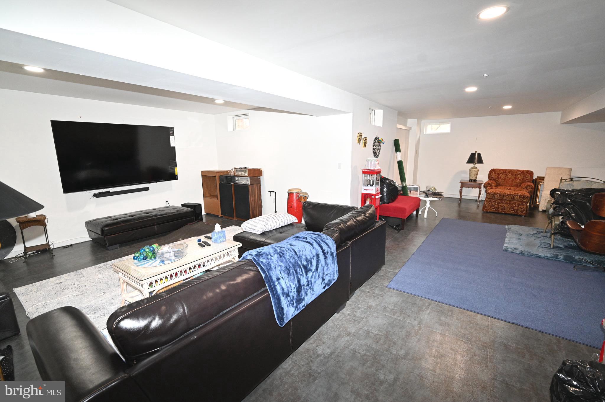 EARNSHAW ESTATES - Residential