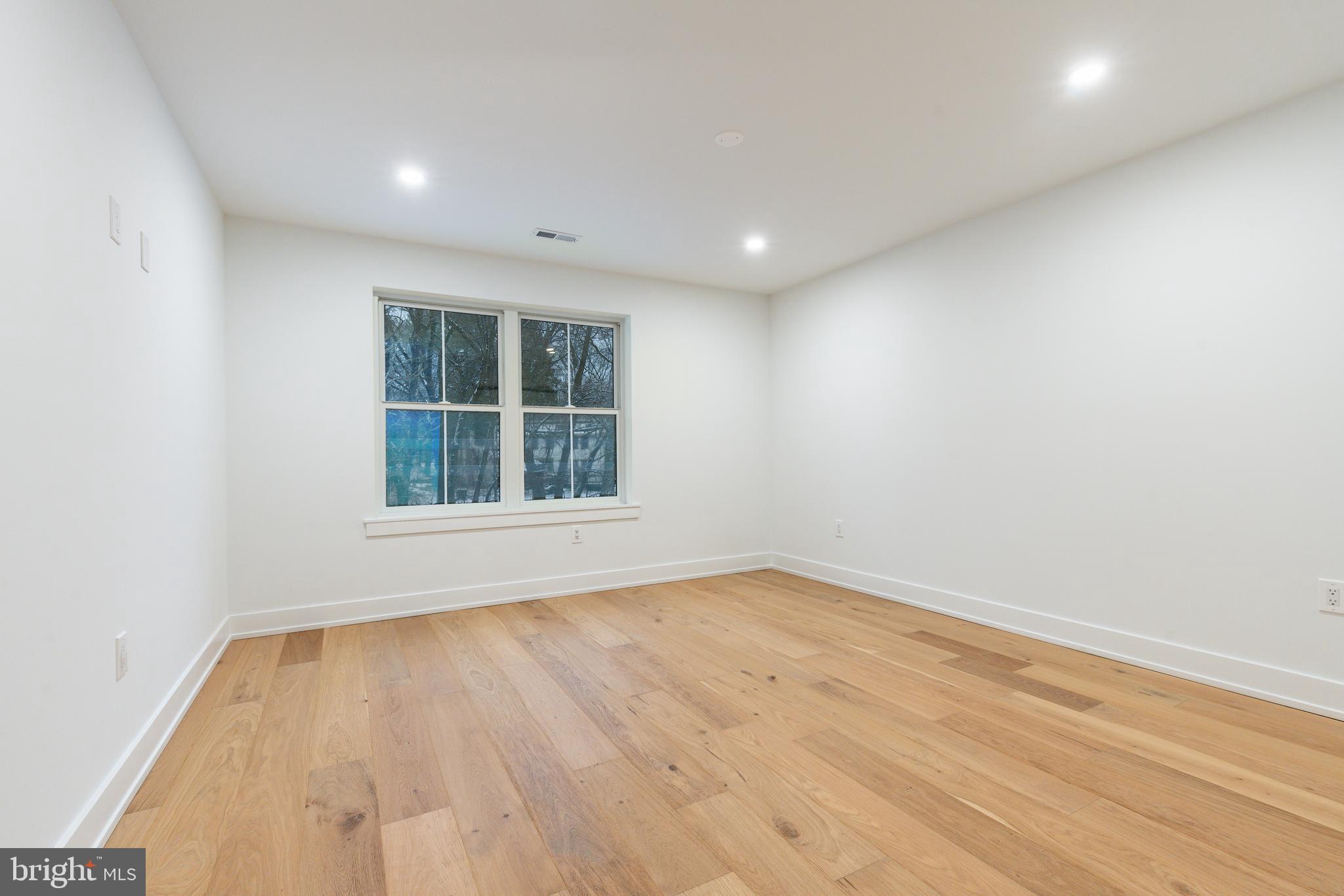 CHURCHVILLE MANOR - Residential