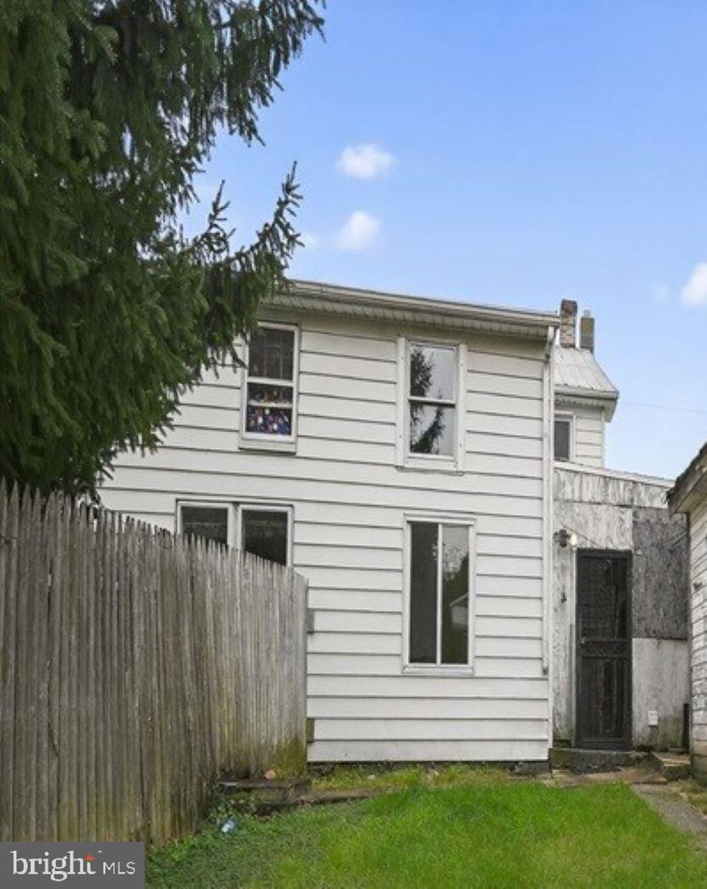 Photo of 45 W Dahlgren Street, GREENCASTLE, PA 17225 (MLS # PAFL2030490)