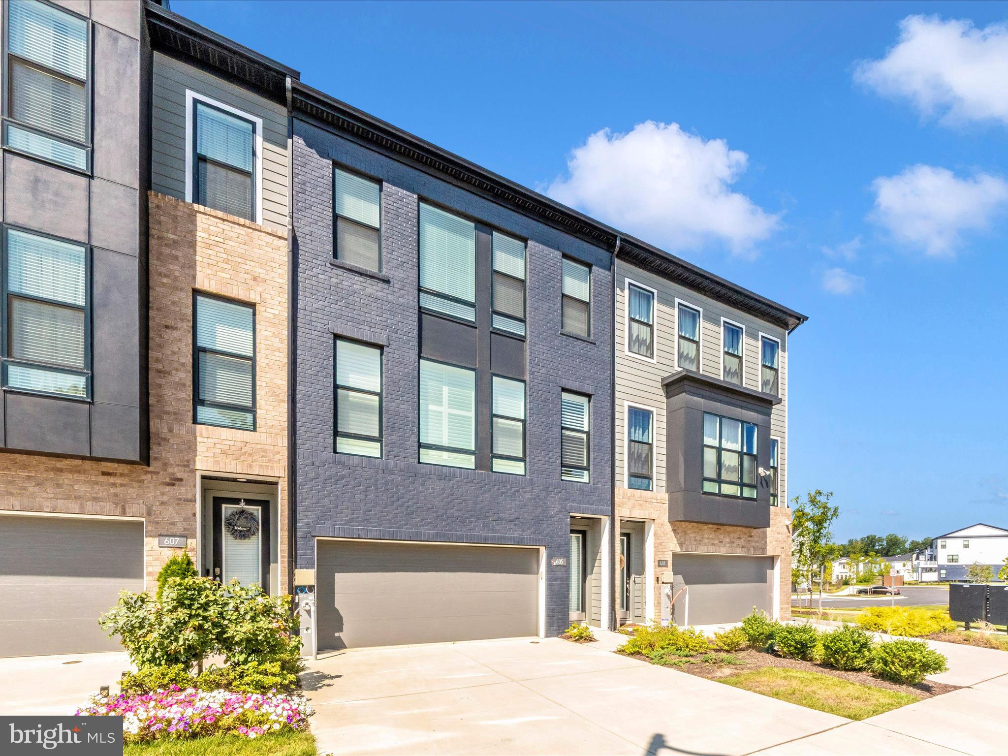 605 GLEN LAKE DRIVE