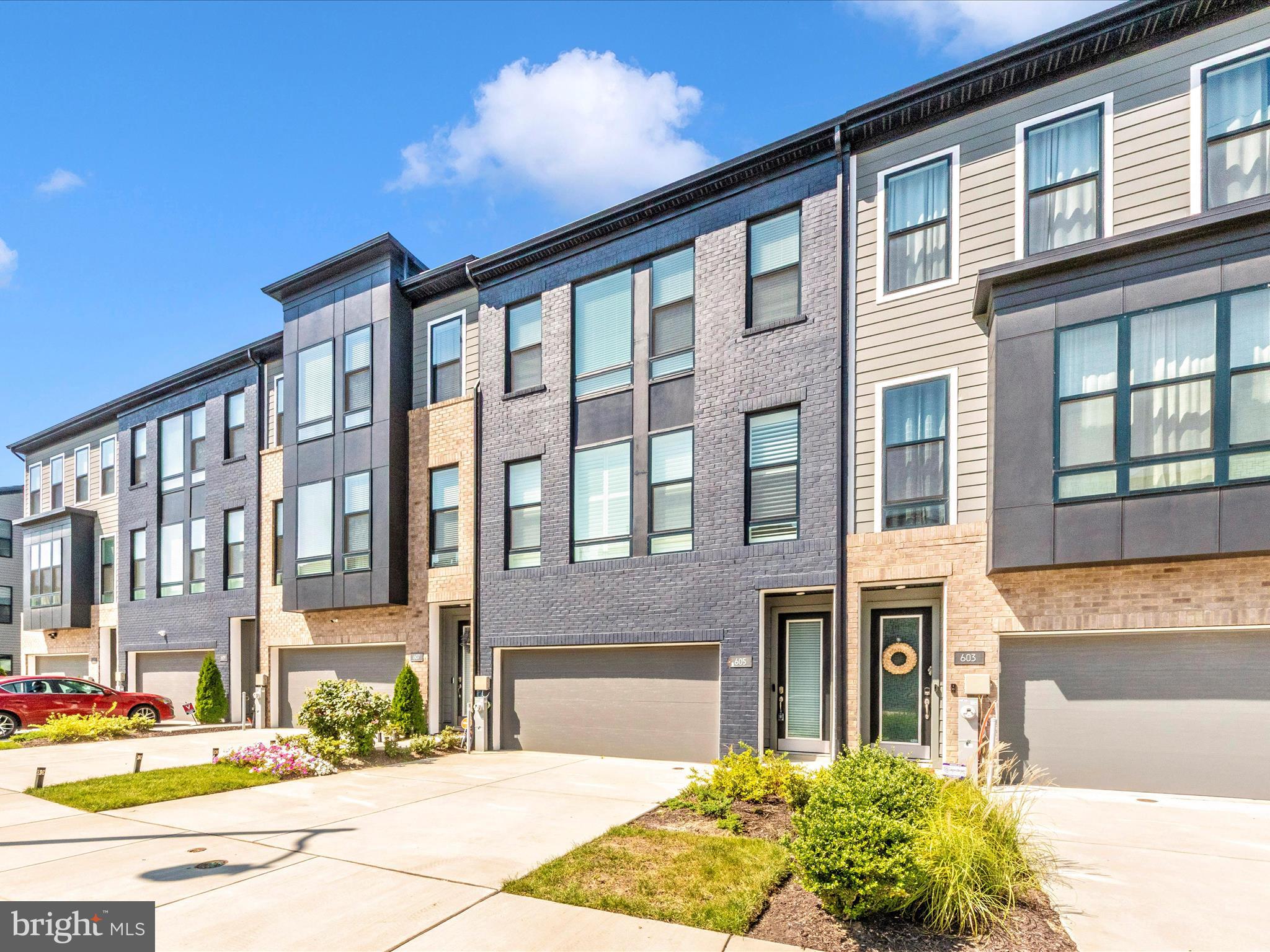 605 GLEN LAKE DRIVE