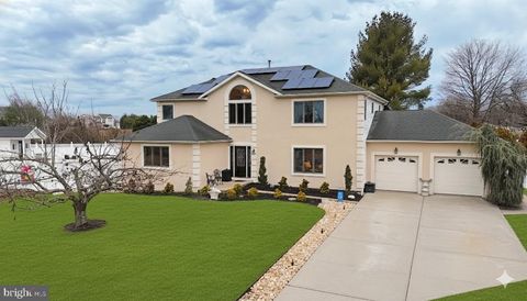 12 LIBERTY COURT BERLIN NJ 08009