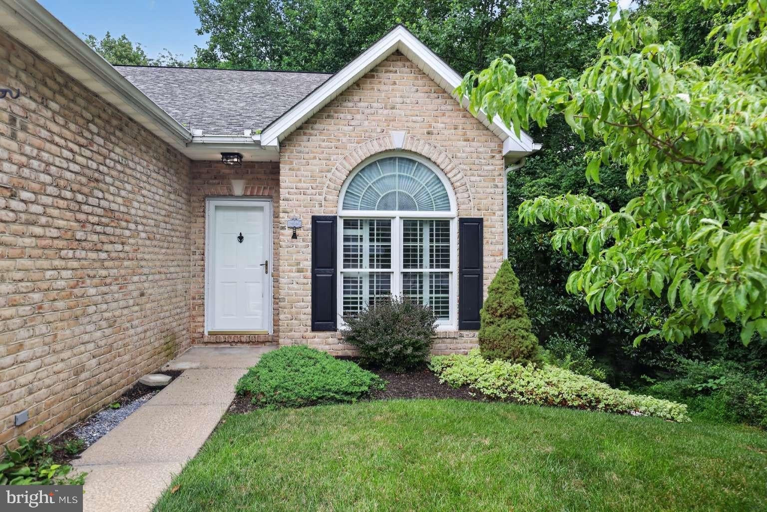 906 WHISPERING RIDGE LANE